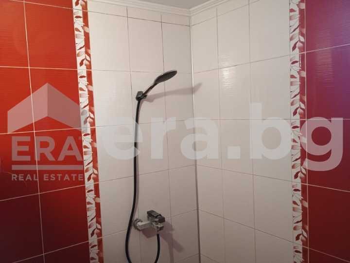 Едноетажна къща с басейн в кв."Рилци" гр. Добрич