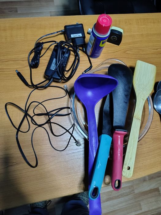 vând tacâmuri și pahare și toate ce e pe poze