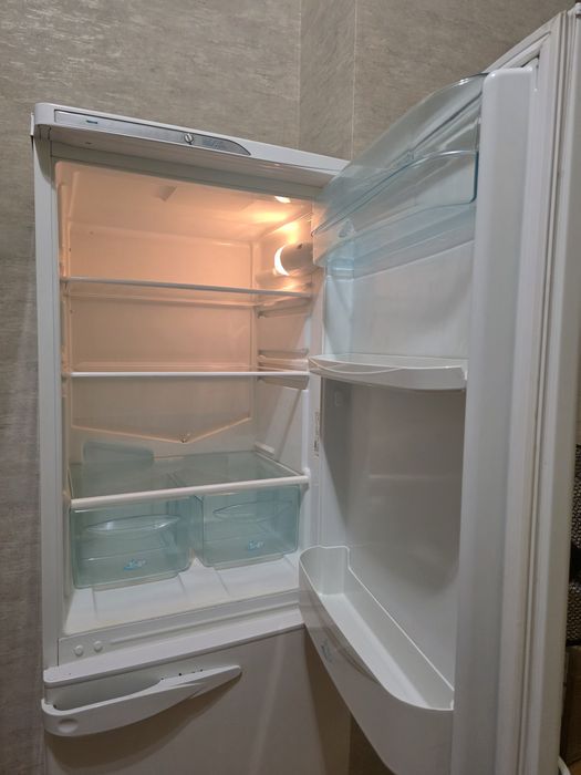 Продам холодильник,,STINOL,,