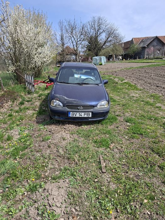 Vând Opel corsa B radiat