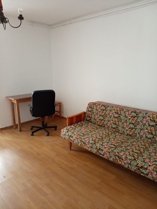 Închiriez  Garsoniera