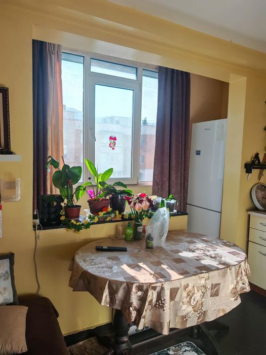 Обзаведен апартамент с 2 климатика – съдомиялна– 300 €