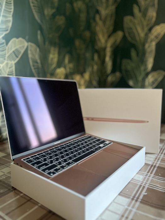 Ноутбук MacBook Air with Apple M1 chip