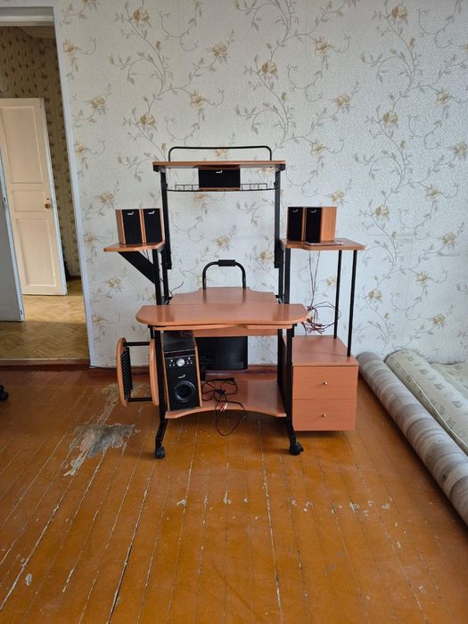 Стол компьютерный