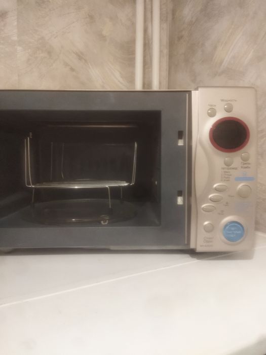 Продам микроволновую печь.