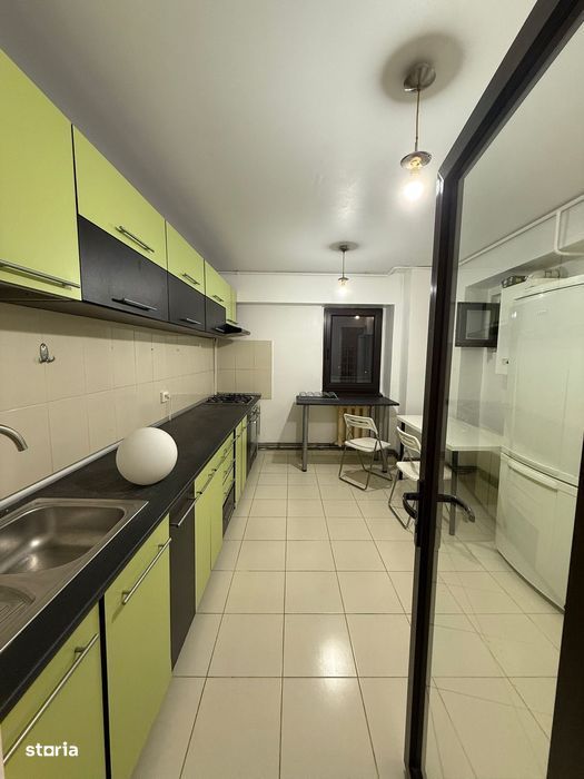 Inchiriez apartament 3 camere semidecomandat capat cug
