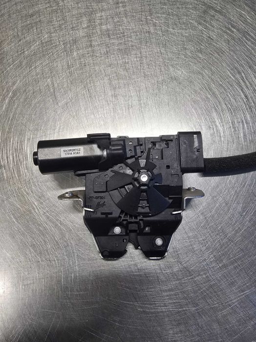 Брава за багажник на Мерцедес w222 SA30R2RTCZ 17314 K1A1