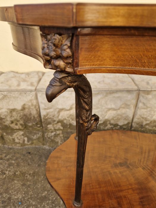 Уникална антикварна френска дървена маса с интарзия и бронз