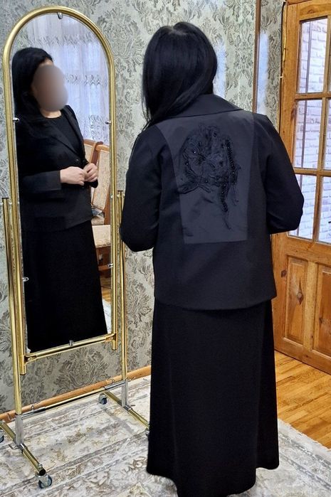 Продается Женский костюм двойка(жакет+платье))