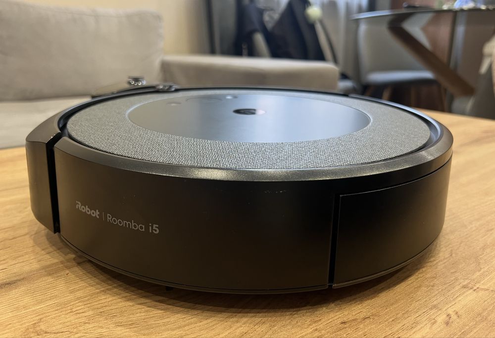iRobot Roomba i5 – робот прахосмукачка, използван, отлично състояние