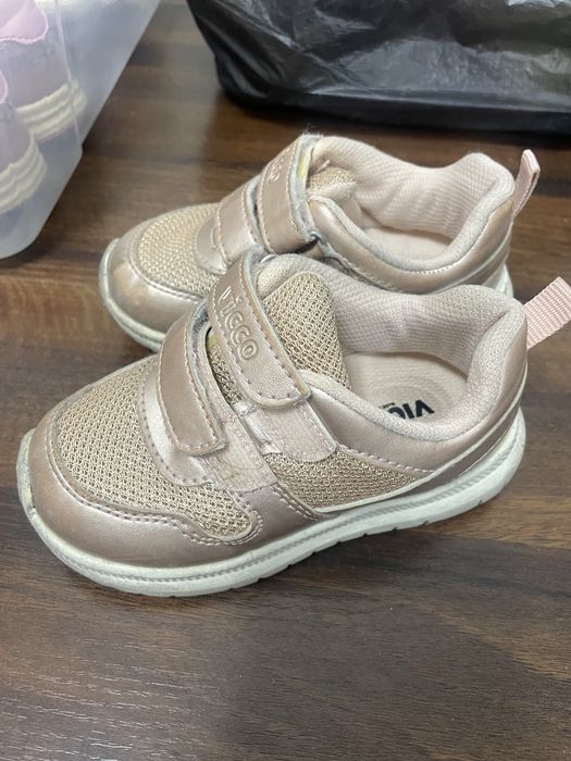 Обувь для девочек сапоги крассовки