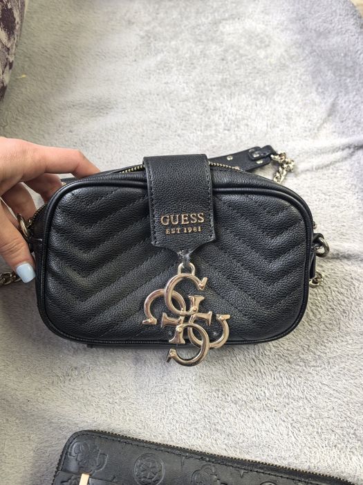 Чанта и портфейл Guess