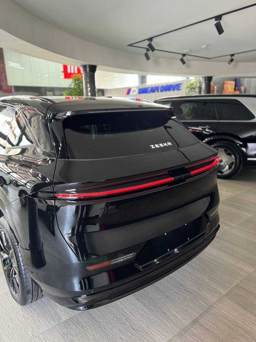 Zeekr 7x 2025 kuzov full 4wd