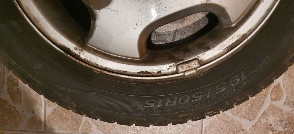 Mercedes джанти(3 бр. - 15") с 2 бр. летни гуми SAVA