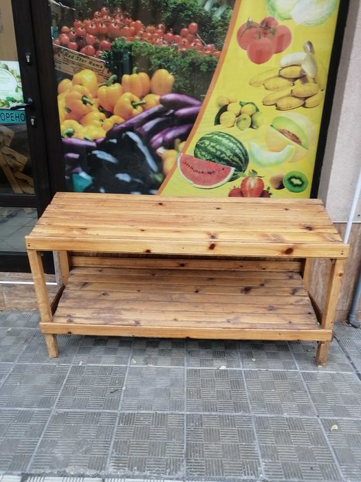 Дервени стелажи за плодове и зеленчуци