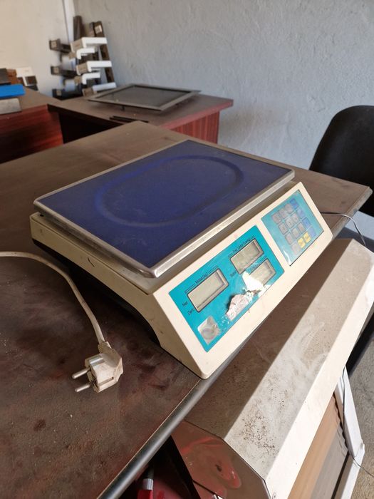 Vand 2 firme luminoase