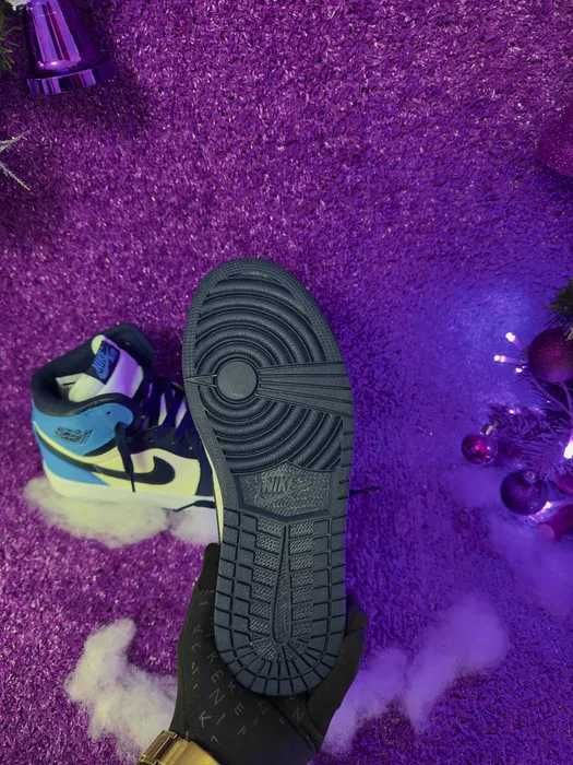 Adidasi Jordan 1 Retro Obsidian