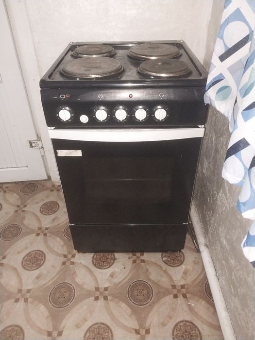 Элект.плита продам