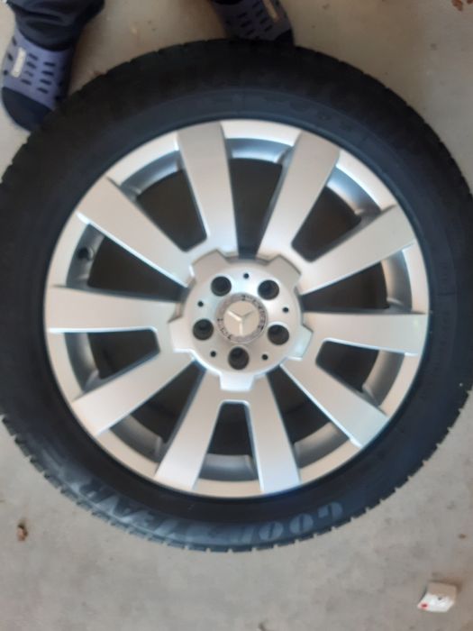 Vand set jenti mercedes 235 55 19