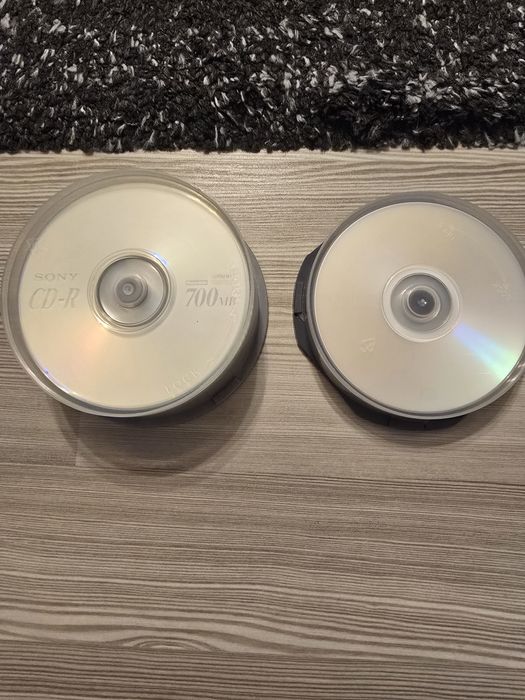 CD-uri si DVD-uri noi