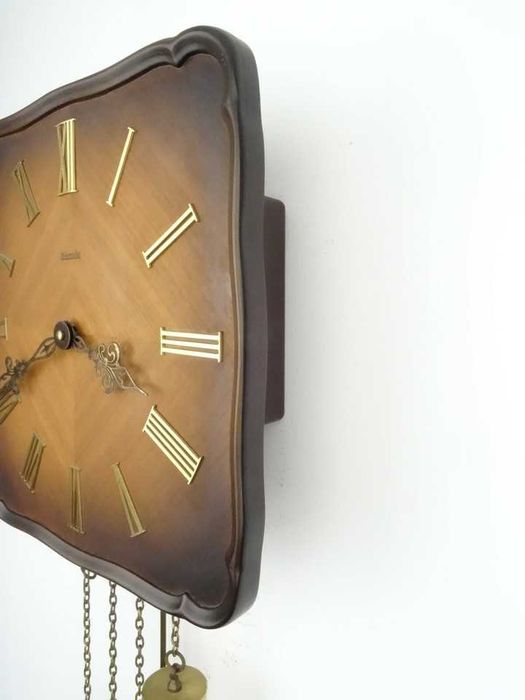 Стенен Часовник Hermle Vintage Design, Германия с бронзови тежести и махало