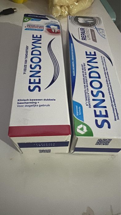 Pasta de dinti 15 lei buc