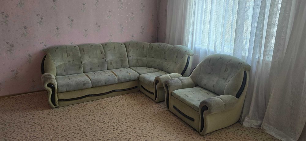 Продам гостинную