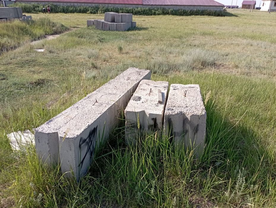 Продам участок с фундаментные блоки дёшево