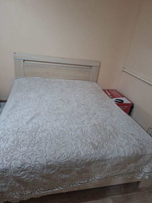 Двухспальная кровать