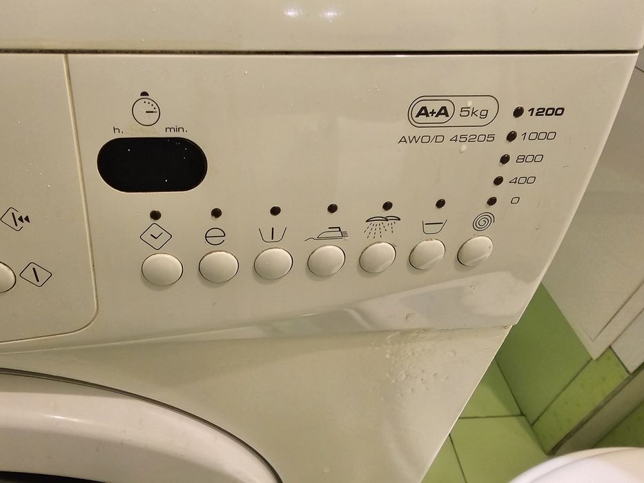 Whirlpool masina de spălat rufe parțial functionala  PENTRU PIESE