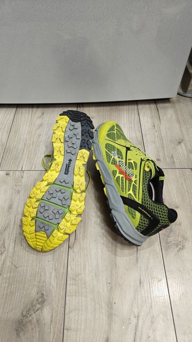 Columbia mărimea 44