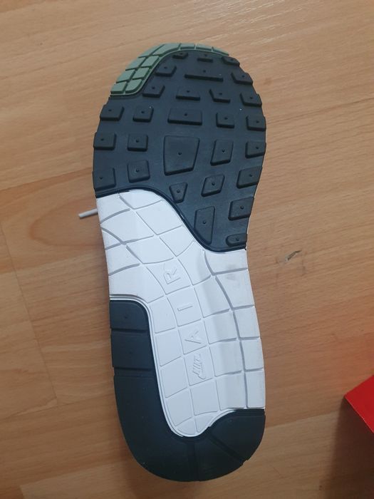 Продаются кроссовки