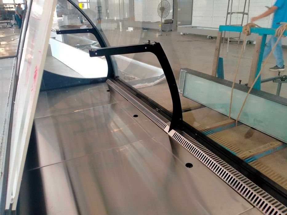 Vitrină mezeluri profesională 2 m | inox | răcire ventilată