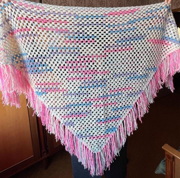 Продам шаль ручной работы