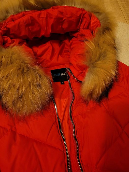 Дамско зимно червено яке Ice Yee с естествен пух и яка