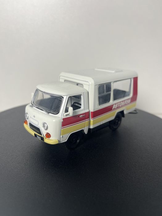 Продам модели УАЗ «буханка» 1:43