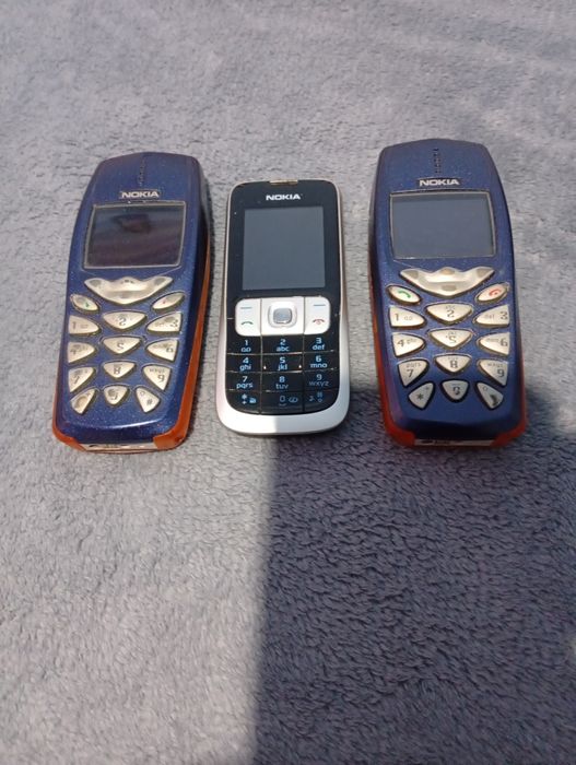 Vind telefoane vechi in starea de funcționare