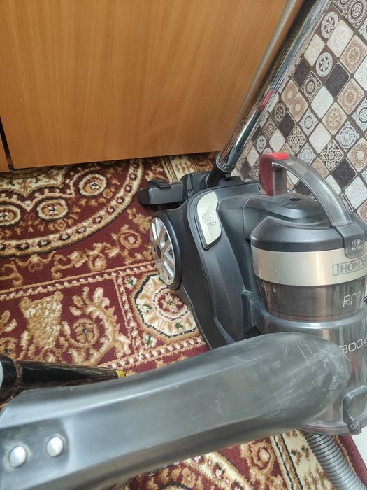 Пылесос Thomas 1800w.