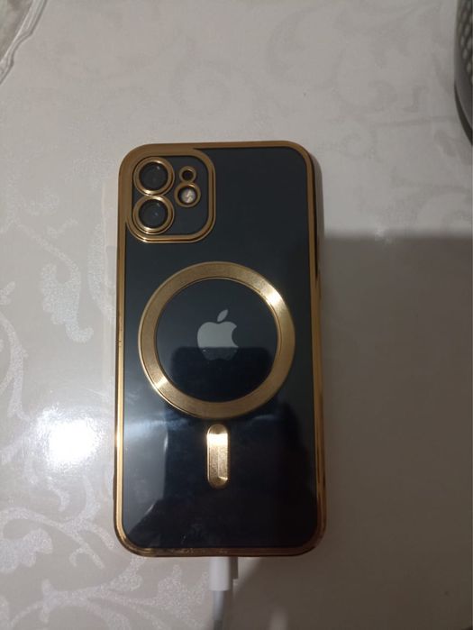 Айфон 12 продам срочно