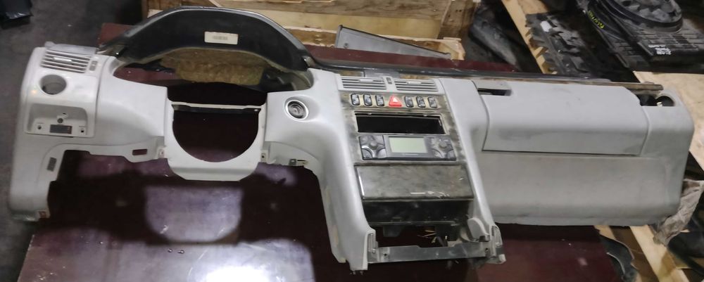 TitanAuto Mercedes E-class W210 торпедо