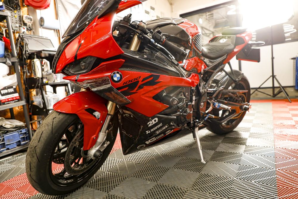 vând BMW S1000RR