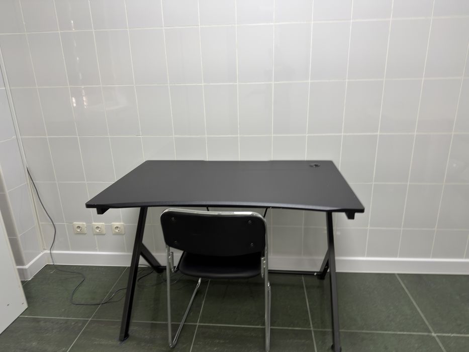 Продам офисные столы в хорошем качестве