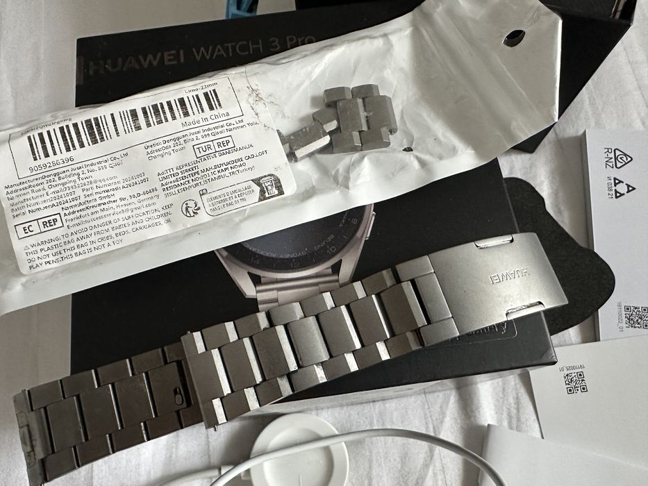 Huawei  Watch 3Pro titan/safir la cutie full.DEFECT ECRANUL