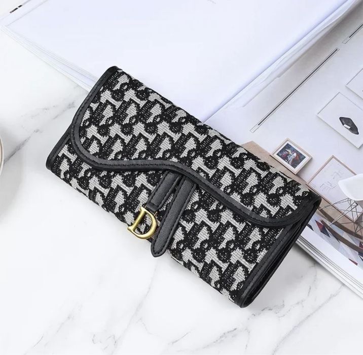 Дамско портмоне