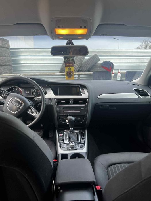 Vând Audi A4 B8 2011