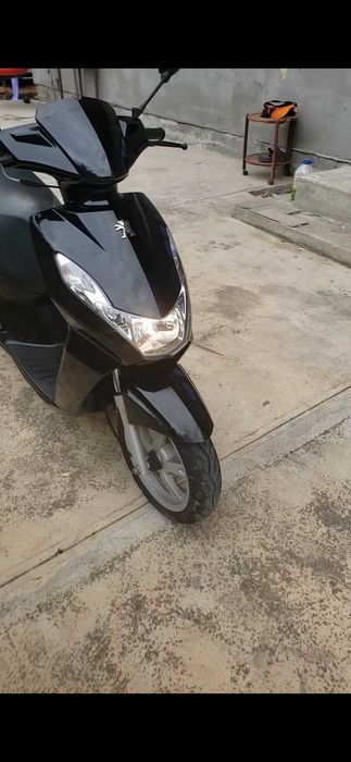 Vănd Peugeot kisbee 2016