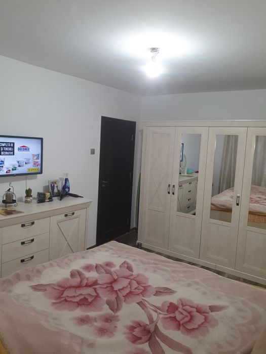 Vând apartament Zarnesti Grui