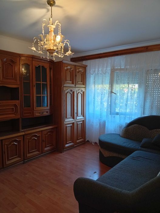 Inchiriez.apartament.2.camere zona.Rogerius
