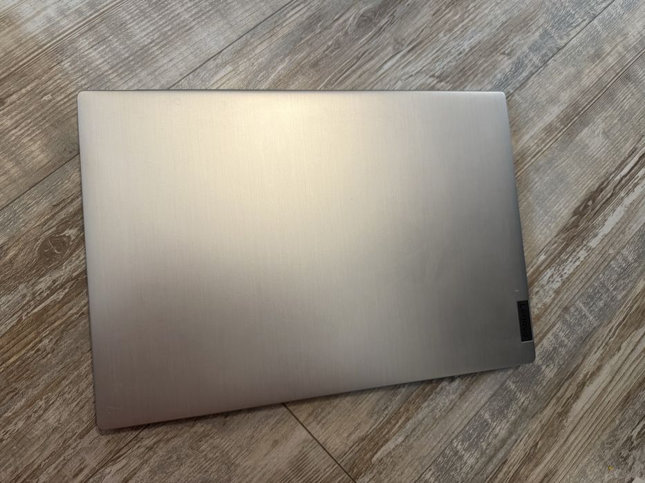 Лаптоп Lenovo IdeaPad 3 15IML05,