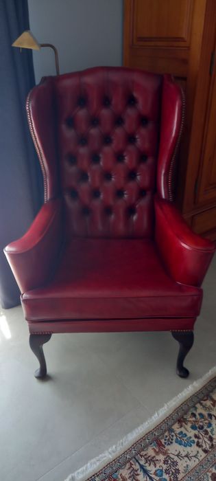 Canapea chesterfield